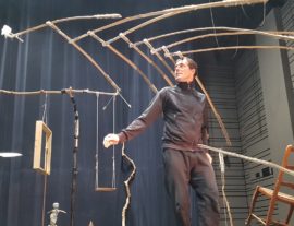 "Les petits touts" - cirque d'objets, installations fragiles, mime