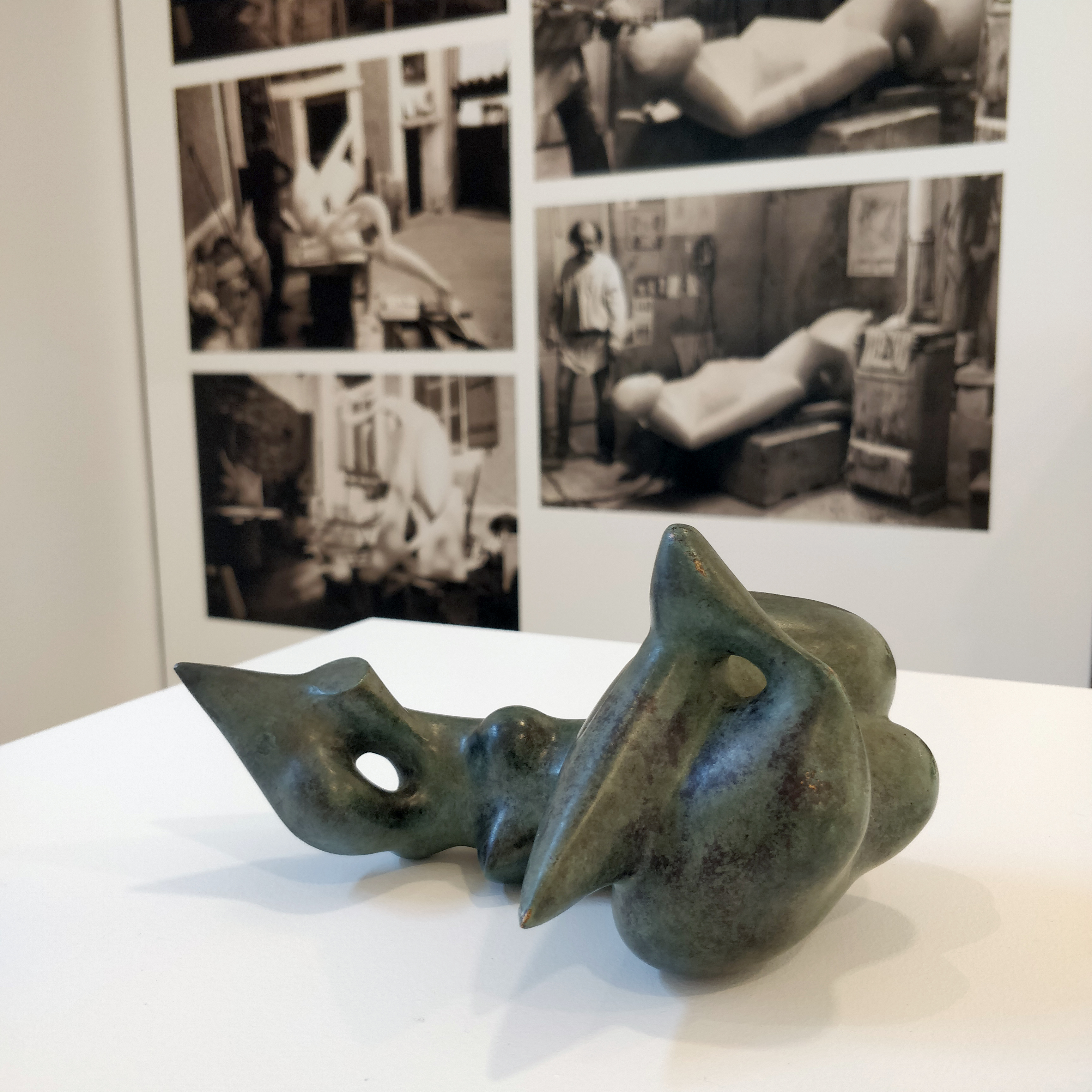 Robert Rocca : "Eve", bronze patine verte. Photo : Christophe Colrat