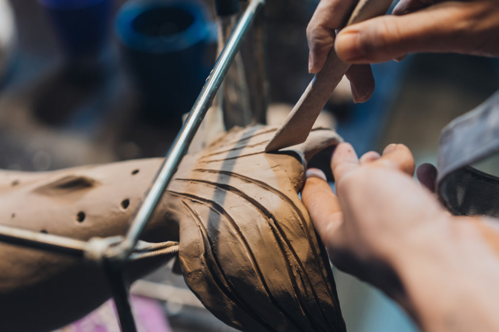 Technique du modelage. Photo : teksomolika / Freepik