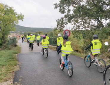 Savoir rouler à vélo… autour de Claret. Photo : Christophe Colrat